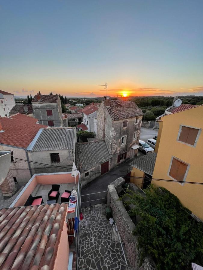 Milka Villa Galižana Exterior foto